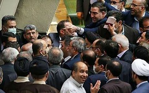 شکایت دولت از تعدادی نماینده مجلس / نطق نمایندگان تندرو، کار دست آنها داد 1 شکایت دولت از تعدادی نماینده مجلس / نطق نمایندگان تندرو، کار دست آنها داد