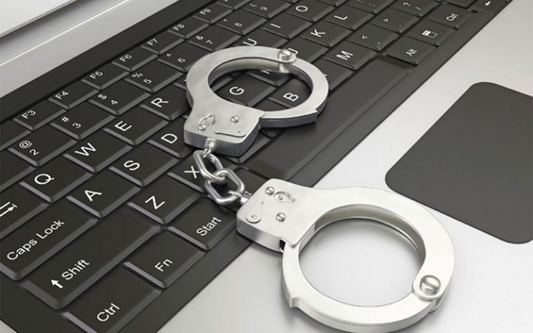 فروش-دارو-در-شبکه-های-اجتماعی-ممنوع-است
