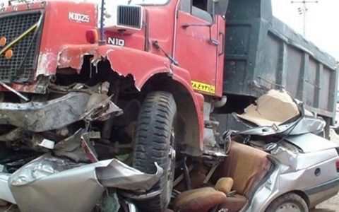 3 کشته در تصادف خاور و پژو در جاده اصفهان 1 3 کشته در تصادف خاور و پژو در جاده اصفهان 3 کشته در تصادف خاور و پژو در جاده اصفهان تصادف خاور و پژو
