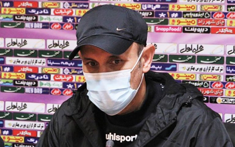 گل محمدی توقع کمک نداریم؛ هر تیمی جای پرسپولیس بود از هم می‌پاشی