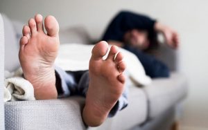 5-دلیل-پادرد-پس-از-بیدار-شدن-از-خواب