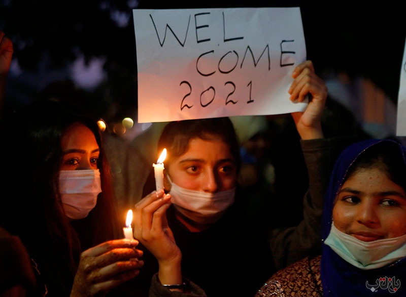 عکس های دیدنی از مراسم آتش بازی در لحظه تحویل سال 2021