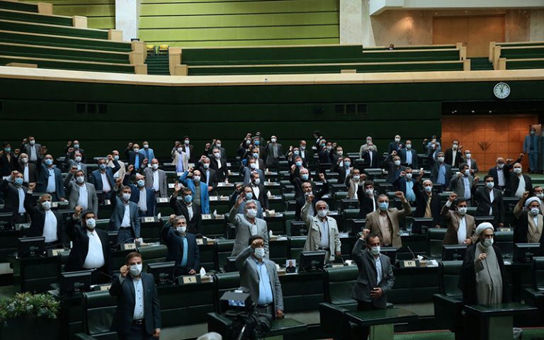 بیانیه-۲۰۰-نماینده-مجلس-مبنی-بر-ممنوعیت-ورود-واکسن-آمریکایی،-انگلیسی-و-فرانسوی
