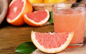 خطرناک‌ترین-نوشیدنی-برای-خوردن-دارو