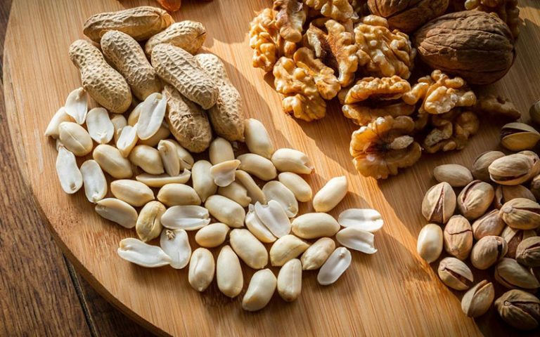 خوردن-آجیل-برای-جلوگیری-از-زوال-عقل!