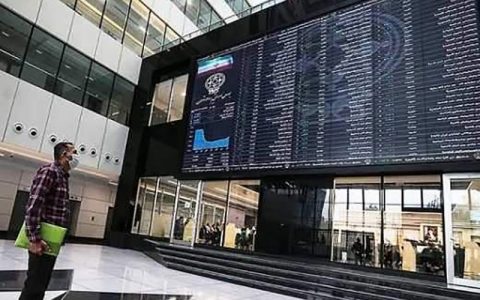 دولت باید با تقویت بورس، ضرر مردم را جبران کند 1 دولت باید با تقویت بورس، ضرر مردم را جبران کند
