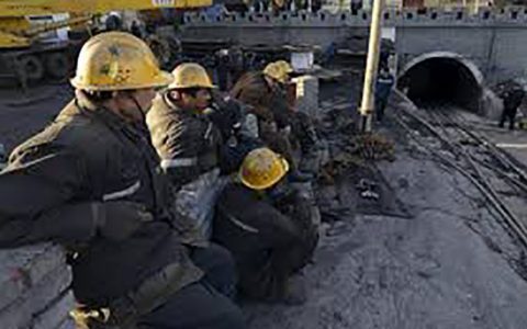 محبوس شدن ۲۲ تن از معدنچیان در شرق چین 1 محبوس شدن ۲۲ تن از معدنچیان در شرق چین