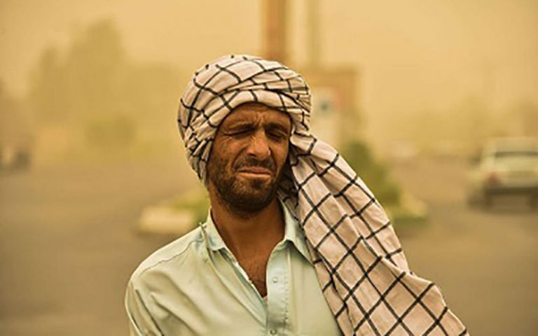 گرد-و-خاک-در-سیستان-و-بلوچستان-۱۳۰-نفر-را-به-مراکز-درمانی-کشاند