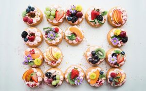 ۱۰-گل-خوراکی-برای-تزیین-غذا