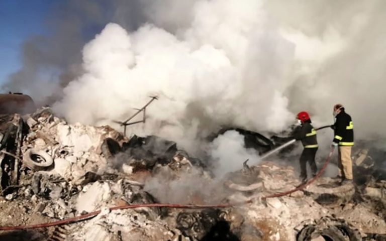 آتش‌سوزی-گسترده-انبار-ضایعات-در-کرمان