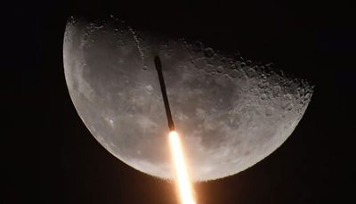 تصاویری خیره‌کننده از گذر فالکون ۹ از کنار ماه