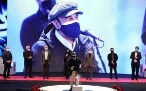 شوخی‌های-رضا-عطاران-هنگام-دریافت-سیمرغ-بهترین-بازیگر-مرد
