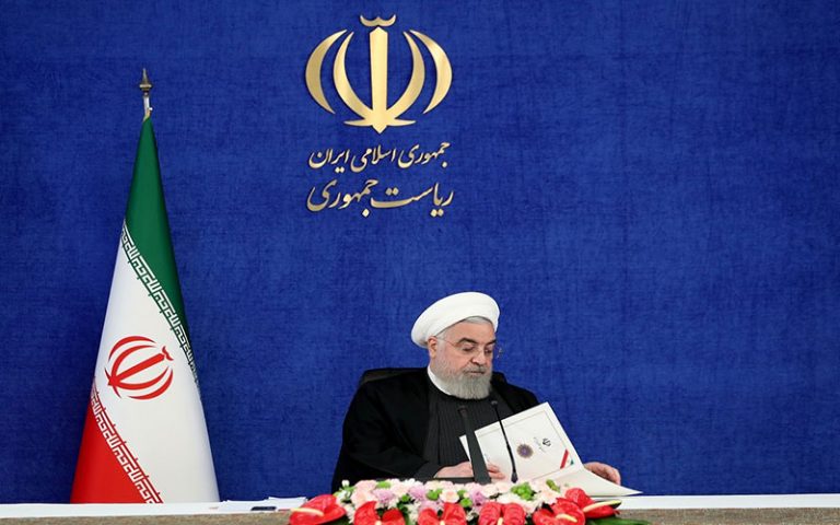 قدردانی-رئیس-جمهور-از-حضور-متفاوت-مردم-در-جشن-پیروزی-انقلاب-اسلامی