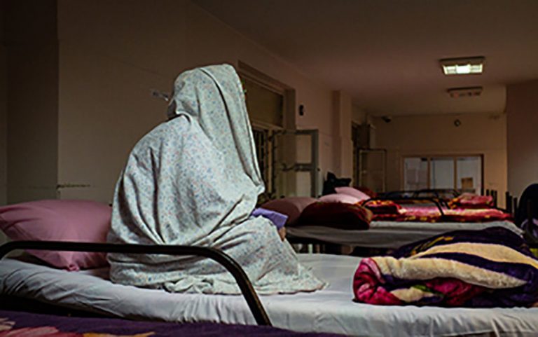 ماجرای-حضور-یک-ترنس-در-گرمخانه-زنان-کارتن-خواب