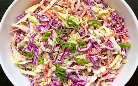 موادی که هرگز نباید به سالادتان اضافه کنید