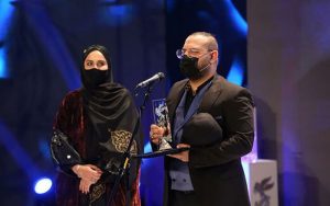 نرگس-آبیار-و-همسرش-و-سیمرغی-که-به-امانت-به‌خانه-بردند