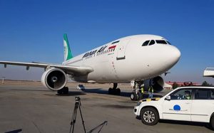 هواپیمای-حامل-واکسن-کرونا-بر-زمین-نشست