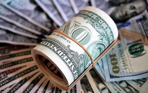 کاهش-قیمت-۲۰-ارز-در-بازار-بین-بانکی