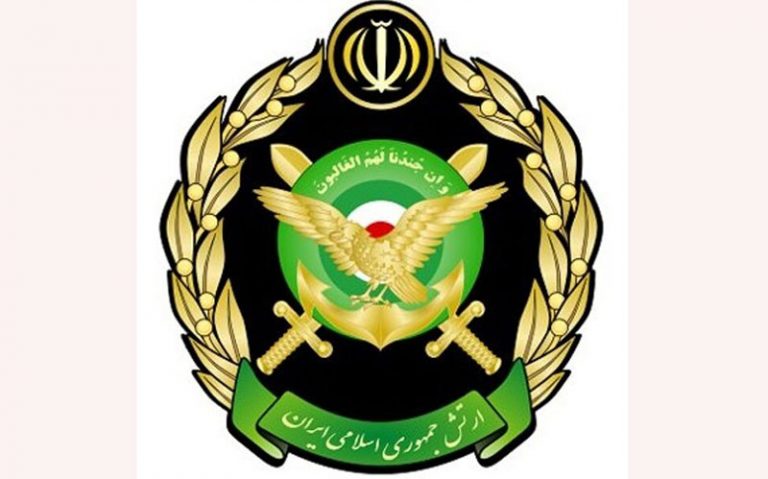 ارتش-در-میدان-آزادی-تهران-لحظه-سال-تحویل-توپ-شلیک-می‌کند