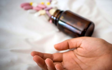 اقدام به خودکشی بعد از قتل دوست صمیمی اقدام به خودکشی بعد از قتل دوست صمیمی