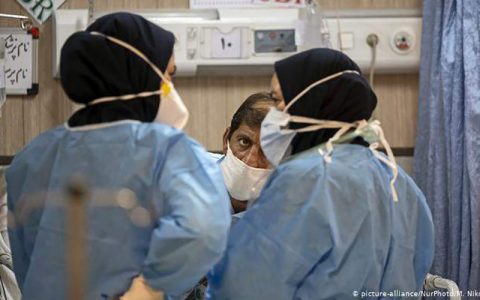 برگزاری مراسم چند هزار نفری در خرمشهر/ کنترل شیوع کرونا سختتر شد