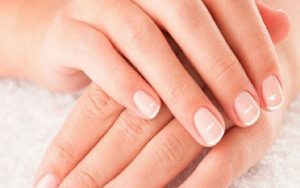 دلایل-ایجاد-لکه-سفید-روی-ناخن‌ها