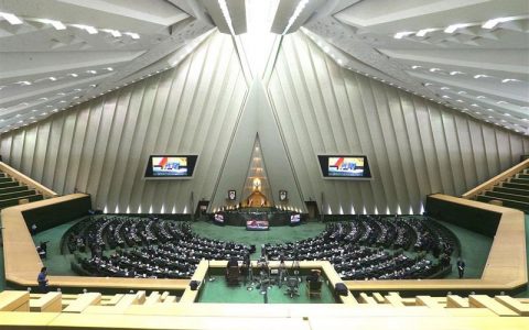 شکایت ۳۰ نماینده از رئیس جمهوربرای عدم اجرای یک قانون شکایت ۳۰ نماینده از رئیس جمهوربرای عدم اجرای یک قانون