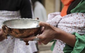 «قاشق-زنی»-چهارشنبه-سوری-در-شیراز