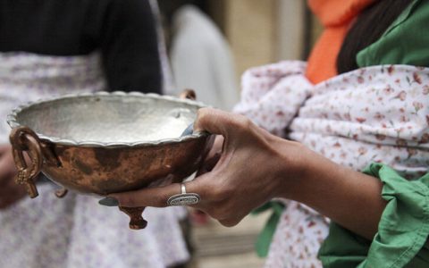 «قاشق زنی» چهارشنبه سوری در شیراز