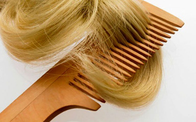 چگونه-بدون-دکلره-موها-را-روشن-کنیم؟