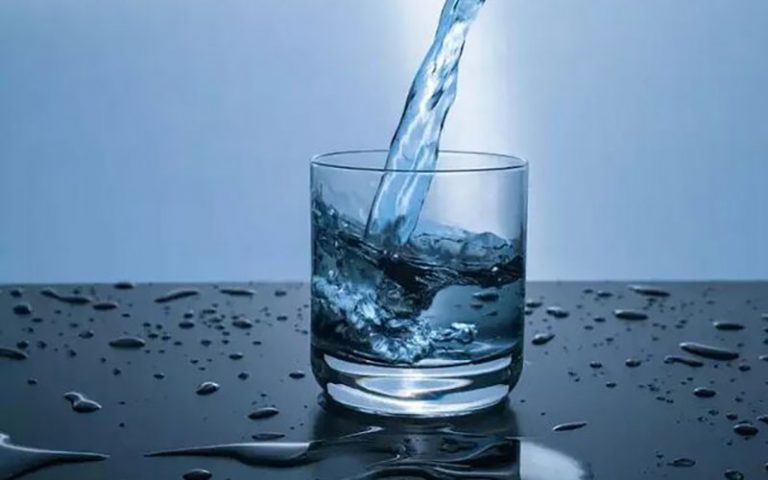 کم-آبی-ریسک-ابتلا-به-کرونا-را-افزایش-می-دهد