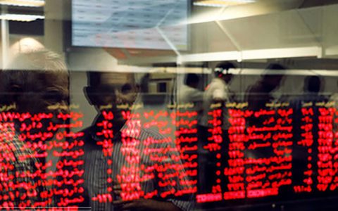 افت ۵۳۰۰ واحدی شاخص کل در آغاز معاملات