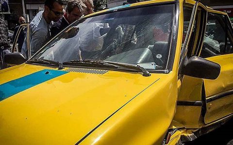 تصادف تاکسی با موتورسیکلت در بزرگراه نواب