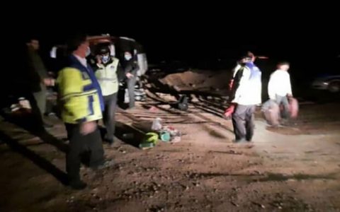 حادثه انحراف اتوبوس در ده نمک ۲۴ مصدوم داشت 1 انحراف اتوبوس در ده نمک ۲۴ مصدوم داشت حادثه انحراف اتوبوس در ده نمک ۲۴ مصدوم داشت