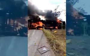 در-تصادف-اتوبوس-در-کنگو-ده‌ها-تن-زنده-در-آتش-سوختند