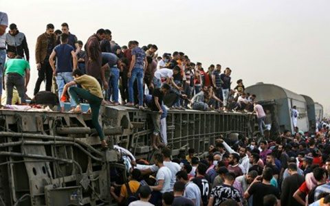 ده ها کشته و مصدوم در پی وقوع سانحه ریلی در مصر