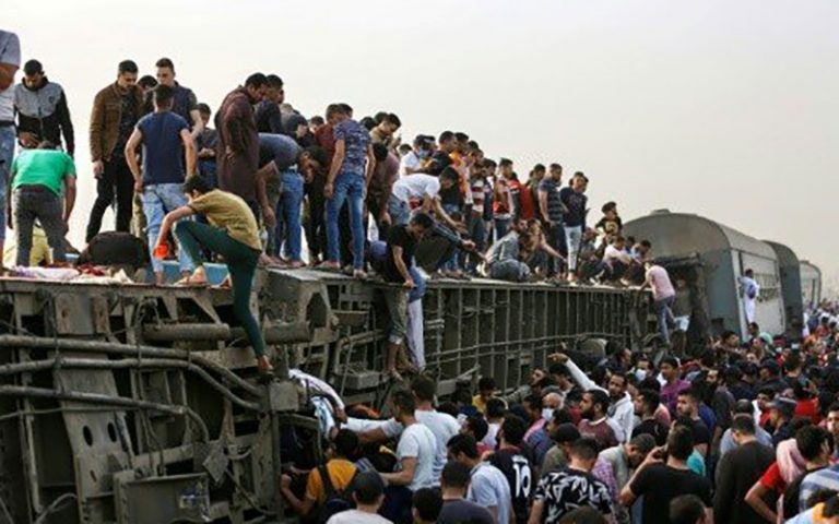 ده ها کشته و مصدوم در پی وقوع سانحه ریلی در مصر