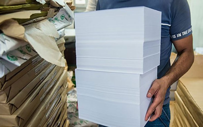 قیمت هر بند کاغذ تحریر در بازار بدون معامله‌ به ۷۰۰ هزار تومان رسید