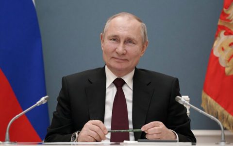 پوتین، دومین دوز واکسن کرونا را تزریق کرد