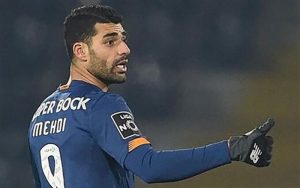 پیراهن-بوفون-به-مهدی-طارمی-رسید