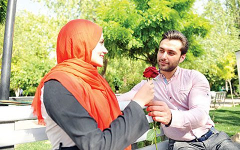 ۹ نشانه اهمیت همسرتان به شما