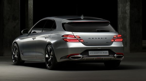 2022 Genesis G70 Shooting Brake 3 1