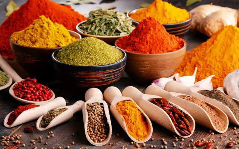 دنیای رنگارنگ ادویه‌