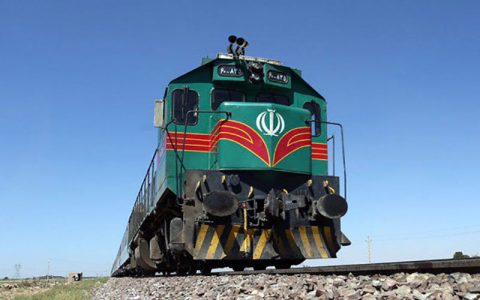 برخورد قطار مسافری در مراغه با عابر پیاده