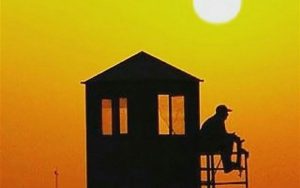 کاندیداها دربارۀ سرباز حرفه‌ای حرف نزنند