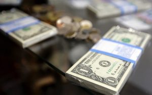 نرخ-ارز-در-۱-خرداد۱۴۰۰-رشد-اندک-قیمت-دلار
