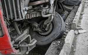 واژگون شدن کامیون