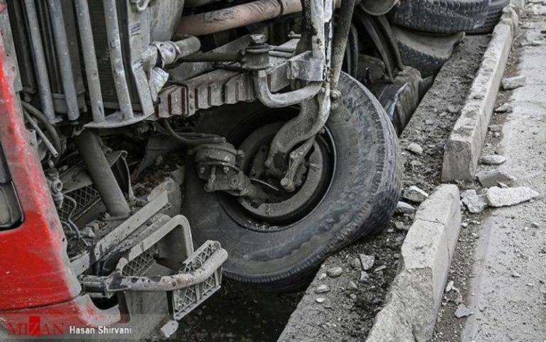 واژگون شدن کامیون