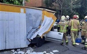 ورود پراید به کانکس کارگری در کوی فلاح