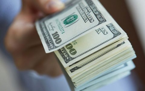 کاهش قیمت دلار ادامه دارد